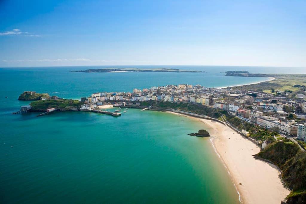 Beautiful Apartment With Private Pool Near Tenby Kilgetty Esterno foto