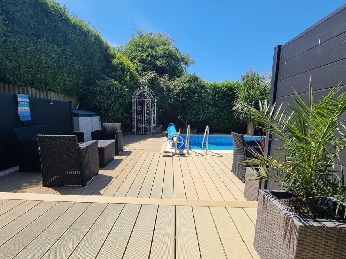Beautiful Apartment With Private Pool Near Tenby Kilgetty Esterno foto