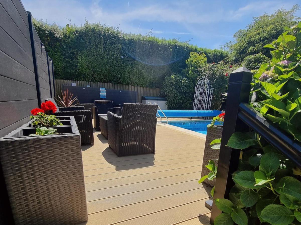 Beautiful Apartment With Private Pool Near Tenby Kilgetty Esterno foto