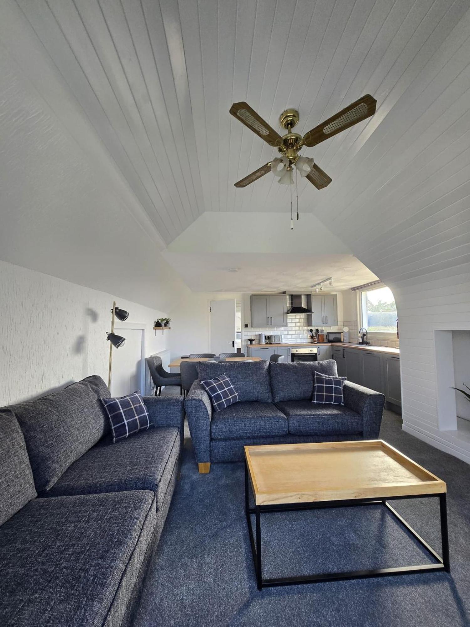 Beautiful Apartment With Private Pool Near Tenby Kilgetty Camera foto